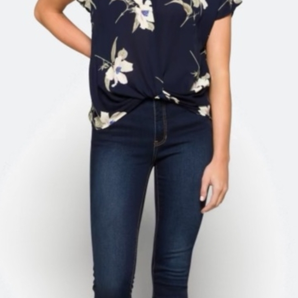 West Kei Navy Floral Short-Sleeve Blouse